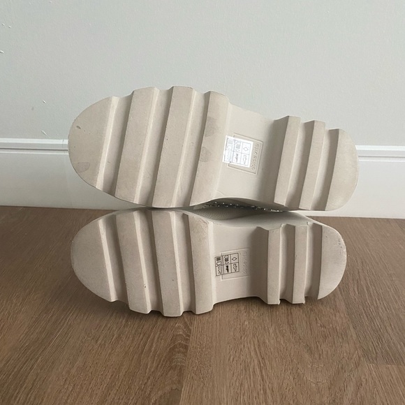 Dolce Vita Hoven H2O Studded Ivory Leather Boots - Picture 5 of 5